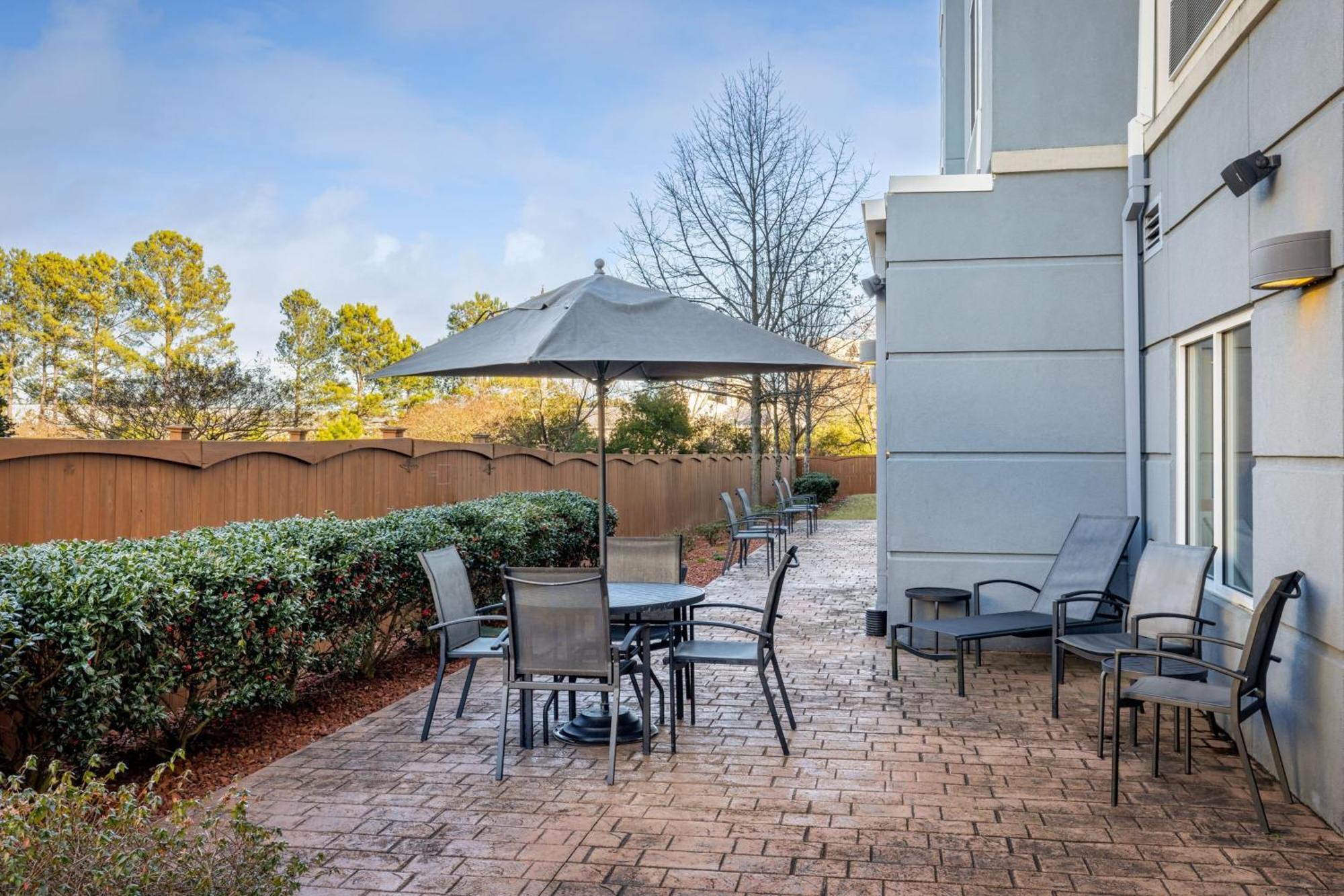 Fairfield Inn & Suites By Marriott Smithfield Bagian luar foto